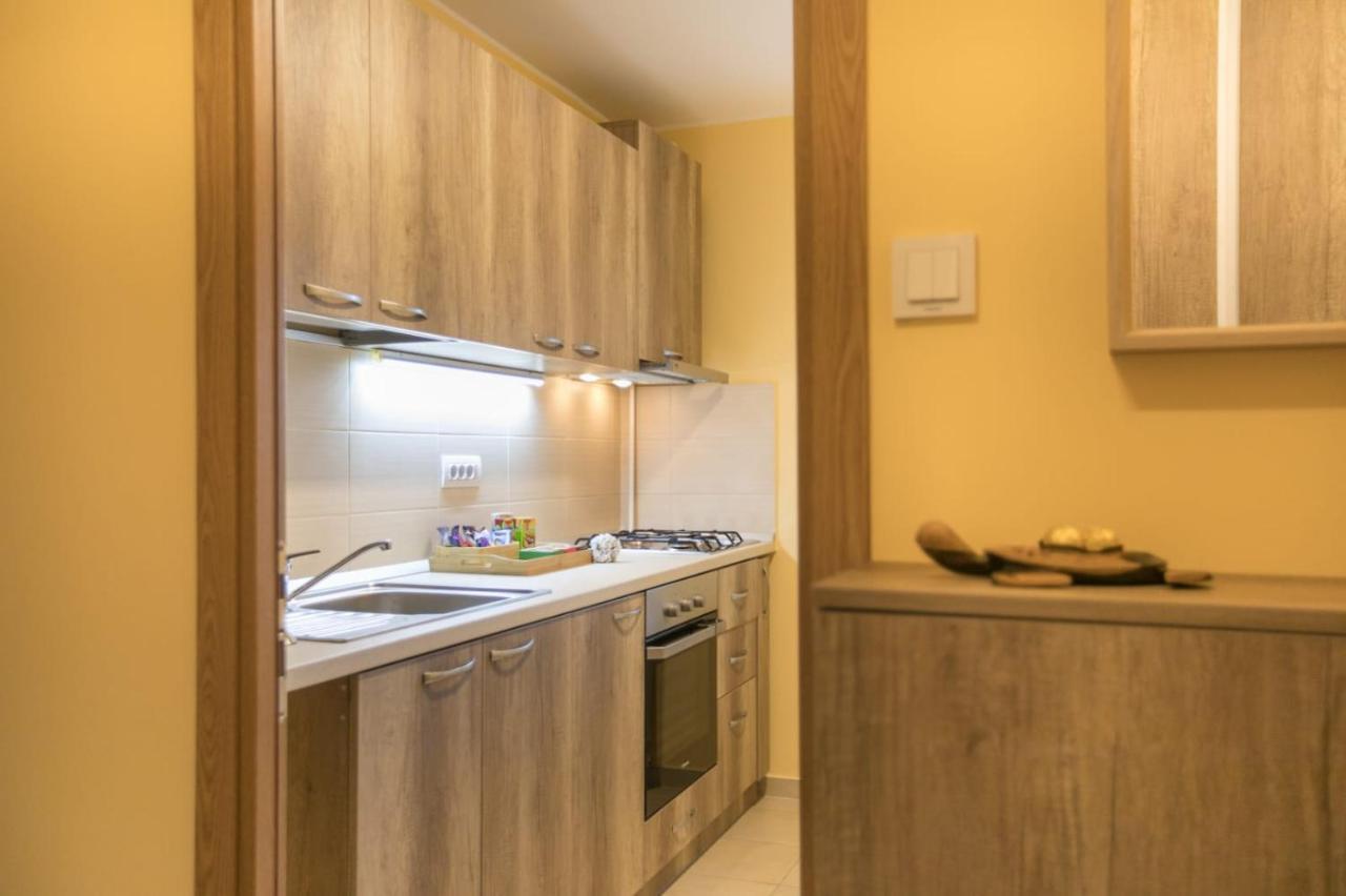 Golden Apartment Baneasa Bucharest Luaran gambar